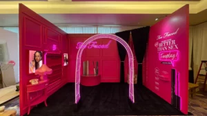 FX-Design-Group-Exhibits--Booth-Slider-Too_Faced-1